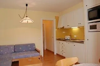 Desmais Hotell