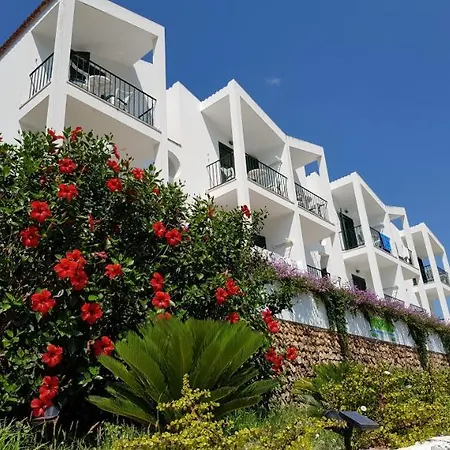Desmais Hotell